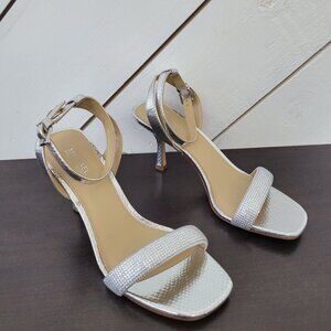 NEW Michael Kors Carrie Sandal Women's 6.5M Silver Metallic Leather Heels